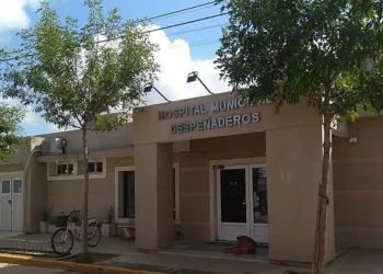 Falso Médico Detenido en Despeñaderos: Usurpó Título y Ejerció Ilegalmente la Profesión