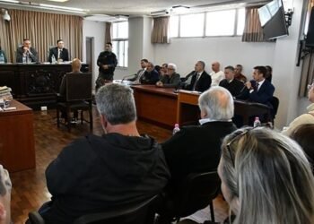 Condenan a policías y civiles por red de autos robados que operaba en Oliva y Oncativo: ninguno irá a la cárcel