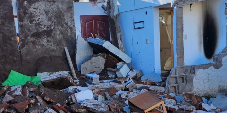 Tragedia en Villa Nueva: Explosión y derrumbe de vivienda deja una mujer fallecida