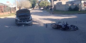 Dos personas hospitalizadas tras siniestro vial en Almafuerte