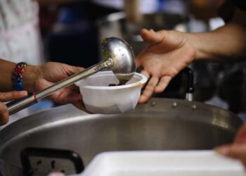 Más del 35% de niños y adolescentes sufren privaciones alimentarias