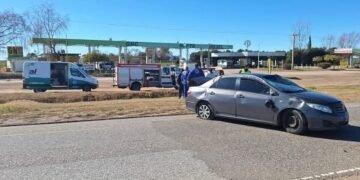 Accidente en la Autopista Córdoba-Rosario: Bomberos de Oncativo Asisten en Vuelco Vehicular