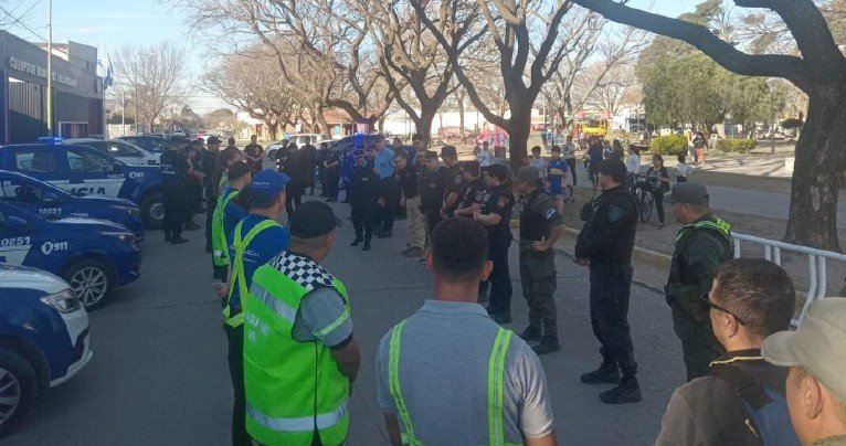 84 motos secuestradas y una persona detenida en Oliva tras operativo interfuerzas