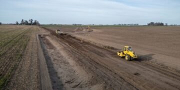 Cuenca sur de Oncativo: Construyen un canal para sistematizar excedentes pluviales