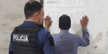 Un detenido por agredir a su pareja y su hijo de 18 años en Oliva