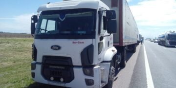 Accidente fatal en autopista entre Oliva y James Craik: un transportista de 45 años perdió la vida