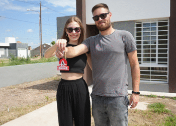 Jóvenes que cambian el plazo fijo por la casa propia en Cooperativa Horizonte