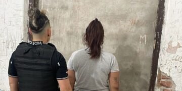 Una mujer detenida por daño y diversos delitos en Oliva: el reporte completo de lo sucedido en la zona