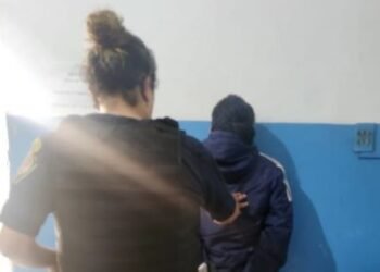 Oliva: le chocaron el auto, lo agredieron y logró detener a uno de los involucrados hasta que llegó la Policía