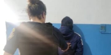 Oliva: le chocaron el auto, lo agredieron y logró detener a uno de los involucrados hasta que llegó la Policía