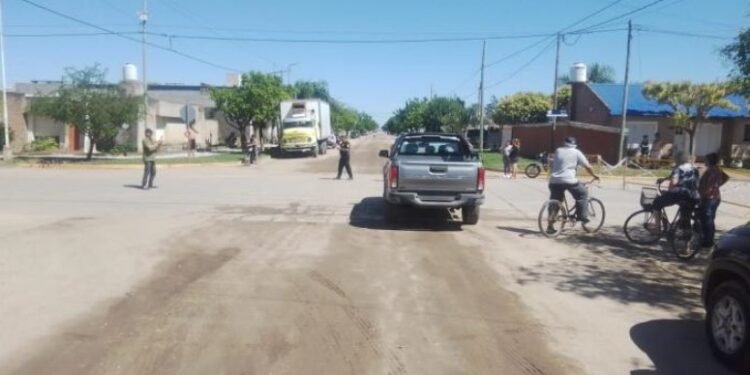 Siniestro vial en James Craik: tres personas, entre ellos dos menores de 3 y 7 años, fueron hospitalizados