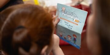 Córdoba adelanta la segunda dosis de la vacuna Triple Viral a partir de los 15 meses