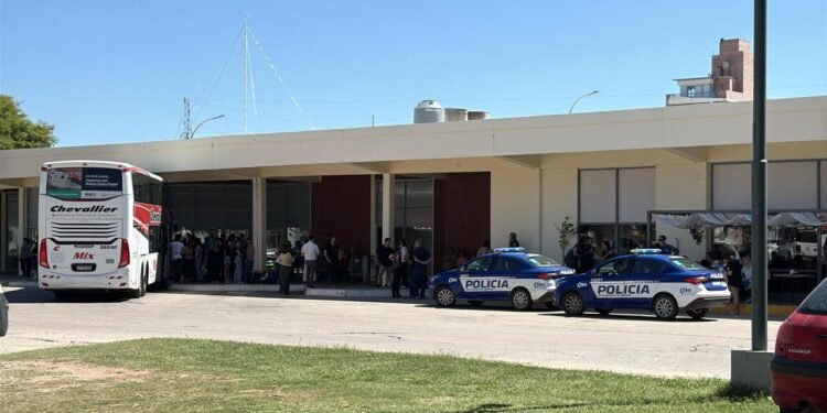 La Municipalidad de Oliva dice que el alcoholímetro estaba "calibrado" y "con certificación vigente"