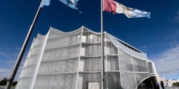 Legislatura de Córdoba debate la prohibición de limpiavidrios y sanciones penales para "naranjitas" e infractores de salud