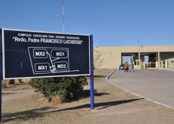 Golpe al narcotráfico en Bouwer: Detienen a una mujer que intentaba ingresar cientos de dosis de droga al penal