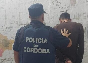 Drama en Oliva: destrozó la casa de sus padres, los agredió y se enfrentó a la policía
