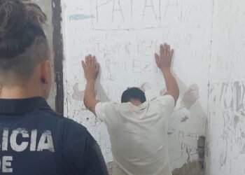 Un detenido en Oliva tras amenazar de muerte a un joven con una barra de hierro: lo reportado por la Policía