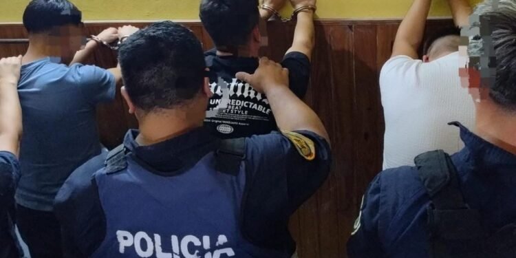 Importante operativo en Oncativo: tres detenidos tras persecución y secuestro de inhibidores