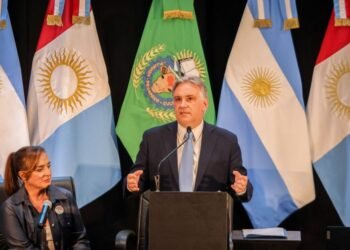 Llaryora lanzó un programa de capacitación rápida en oficios: el análisis de los anuncios en la apertura de sesiones