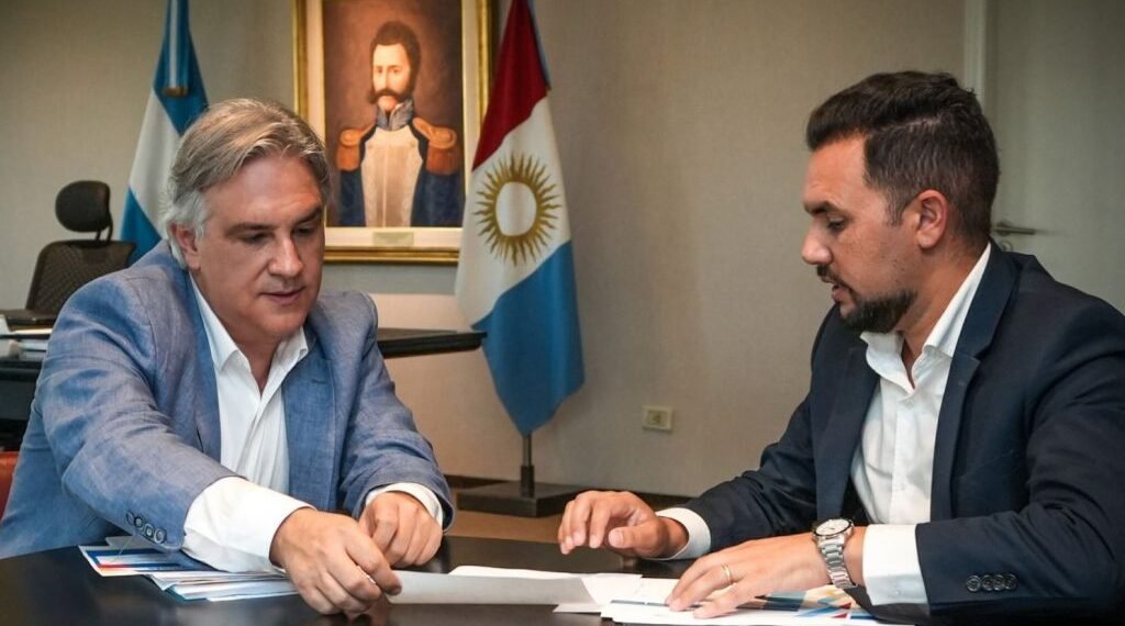 Llaryora tomó una determinación sobre la continuidad del Boleto Educativo Cordobés