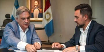 Llaryora tomó una determinación sobre la continuidad del Boleto Educativo Cordobés