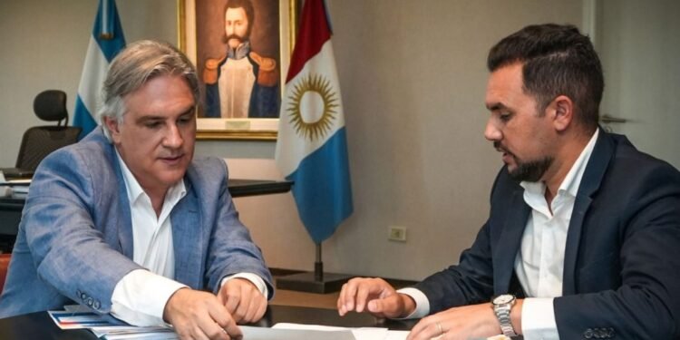 Llaryora tomó una determinación sobre la continuidad del Boleto Educativo Cordobés