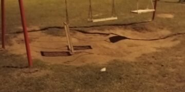 Vecinos de barrio Medalla Milagrosa juntan firmas por el estado de abandono del sector