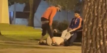 La Fiscalía de Oliva actúa de oficio tras la difusión del video de una brutal agresión a un joven