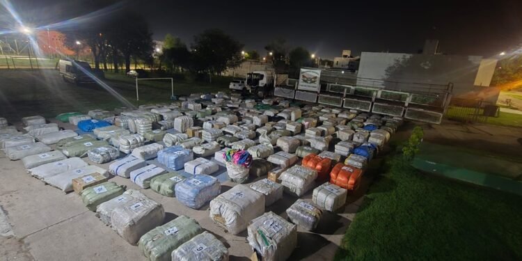 Golpe al contrabando en Córdoba: Interceptan cargamento millonario en la Autopista 9