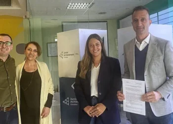 Oliva renovó iniciativa en formación emprendedora de 300 jóvenes junto a Junior Achievement