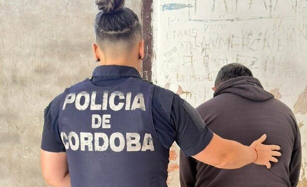 Operativos policiales en Oliva y Río Tercero: aprehensión por violencia familiar y secuestro de vehículos