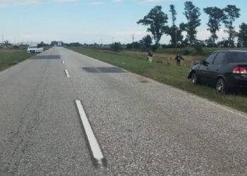 Choque de dos autos en James Craik: cuatro personas debieron ser trasladadas al hospital local