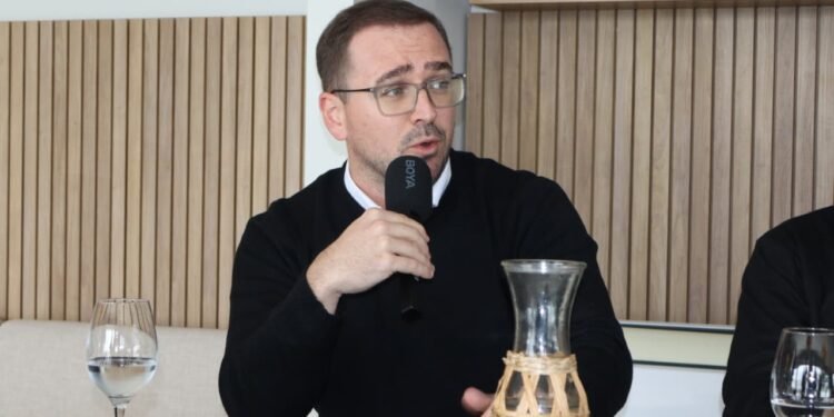 Oliva: El municipio oficializó la contratación de servicios profesionales para la inscripción registral del Parque Industrial
