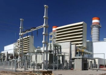 Accidente laboral en Pilar: un operario sufrió graves heridas tras caer desde altura en la usina de EPEC