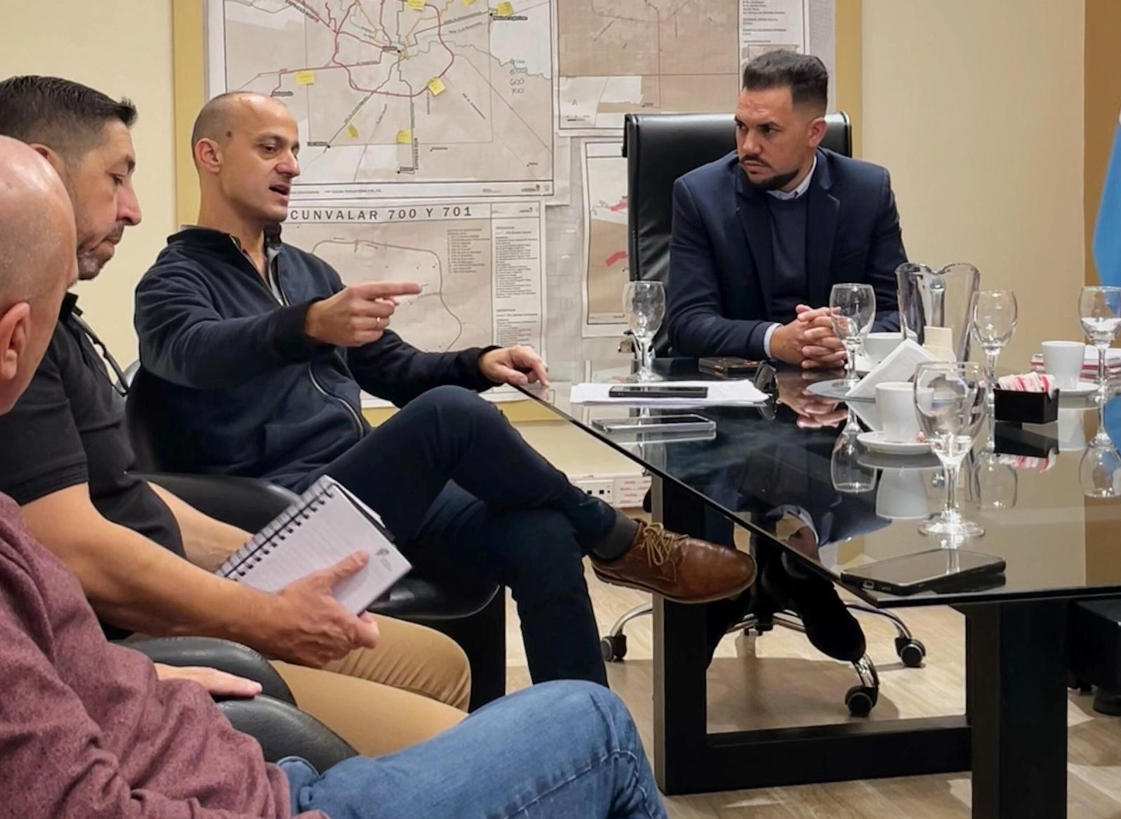 James Craik realiza gestiones ante la Provincia por el transporte interurbano y fortalecimiento deportivo