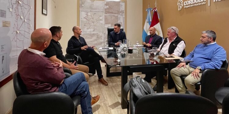 James Craik realiza gestiones ante la Provincia por el transporte interurbano y fortalecimiento deportivo