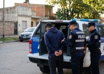 Operativo cerrojo en Oncativo: detenidos por circular en un vehículo vinculado a robos con inhibidores