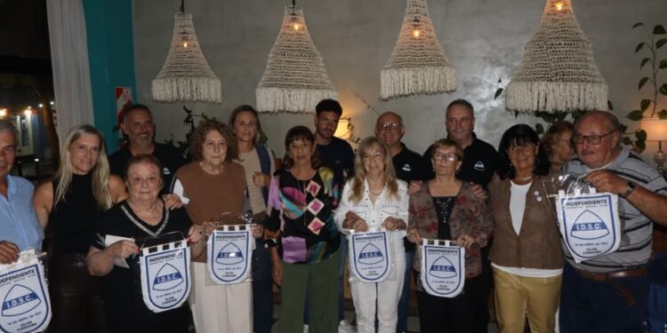 Independiente de Oliva celebró sus 105 años con un emotivo reconocimiento a sus nuevos socios vitalicios