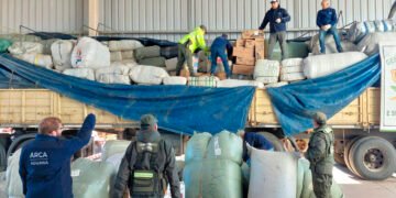 Gendarmería incautó un cargamento millonario de contrabando en el peaje de James Craik