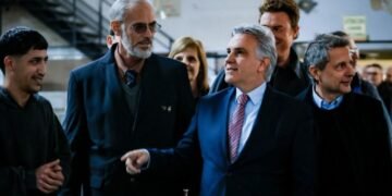 Llaryora anunció un fondo de $2.000 millones para escuelas técnicas