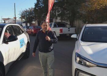 Veneranda revoluciona el mercado automotriz en Oliva con la llegada de BAIC y ARCFOX