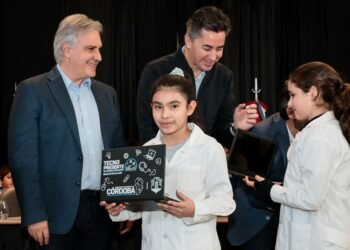 Llaryora cerró su gira en Río Segundo con el anuncio de una nueva sede de la Universidad Provincial