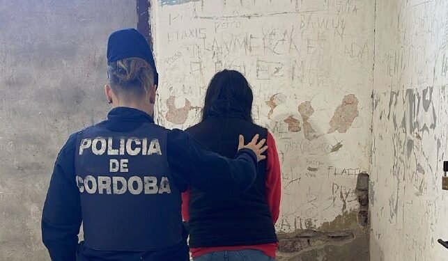 Una mujer detenida en Oliva tras agredir a sus hermanos menores de edad