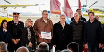 El cuartel de Bomberos de James Craik recibió 18 millones de pesos y la Provincia suma tres aeronaves de rescate