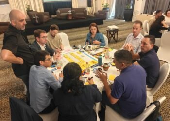 En busca de nuevas perspectivas: autoridades de Oliva, presentes en evento global en Ghana