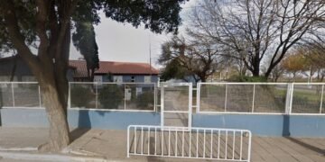 Crisis en la cobertura de emergencias en algunas escuelas de Oliva: el municipio aporta subsidios a la espera de fondos de Provincia