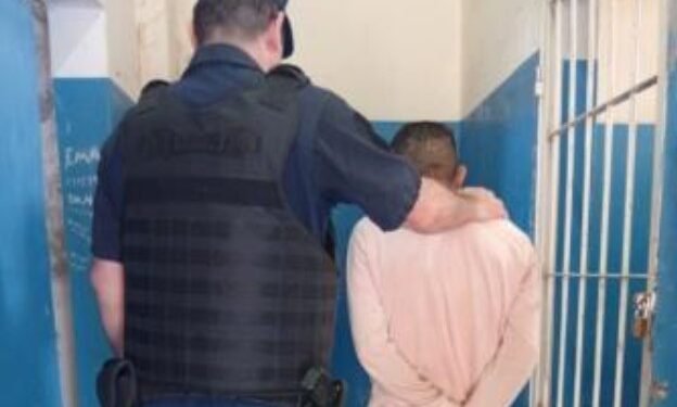 Alerta vecinal clave en James Craik: detienen a un sujeto con objetos robados