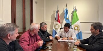 Políticas de tránsito e infraestructura en Oncativo: El municipio alcanzó las 1.000 licencias gratuitas y cedió tierras al sector de cargas