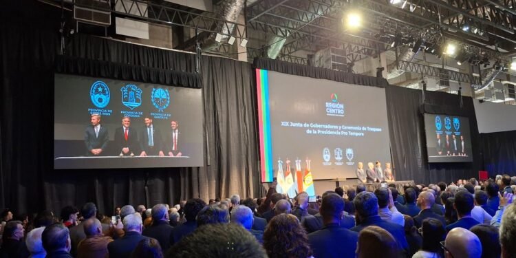 El intendente de James Craik participó de la XIX Junta de Gobernadores de la Región Centro