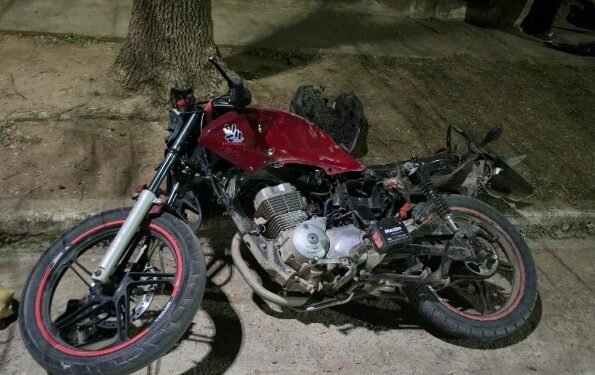 Calchín: Un motociclista resultó con heridas graves tras chocar contra un utilitario y debió ser derivado de urgencia a Córdoba